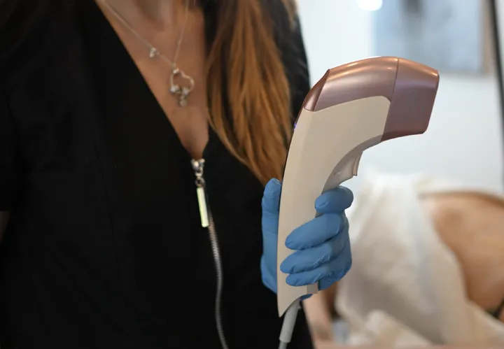 Aplicación de tecnología corporal Dermo Health